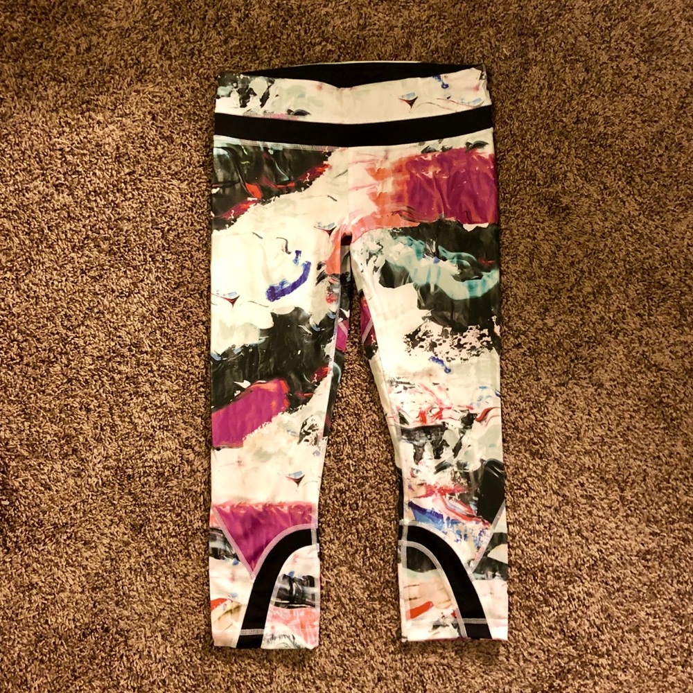 Lululemon cropped leggings, size 6